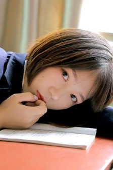 四个女学生的精油按摩